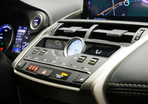 Lexus NX cena 139900 przebieg: 60000, rok produkcji 2021 z Szczytno małe 781